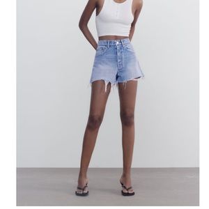 ZARA- frayed denim high rise shorts